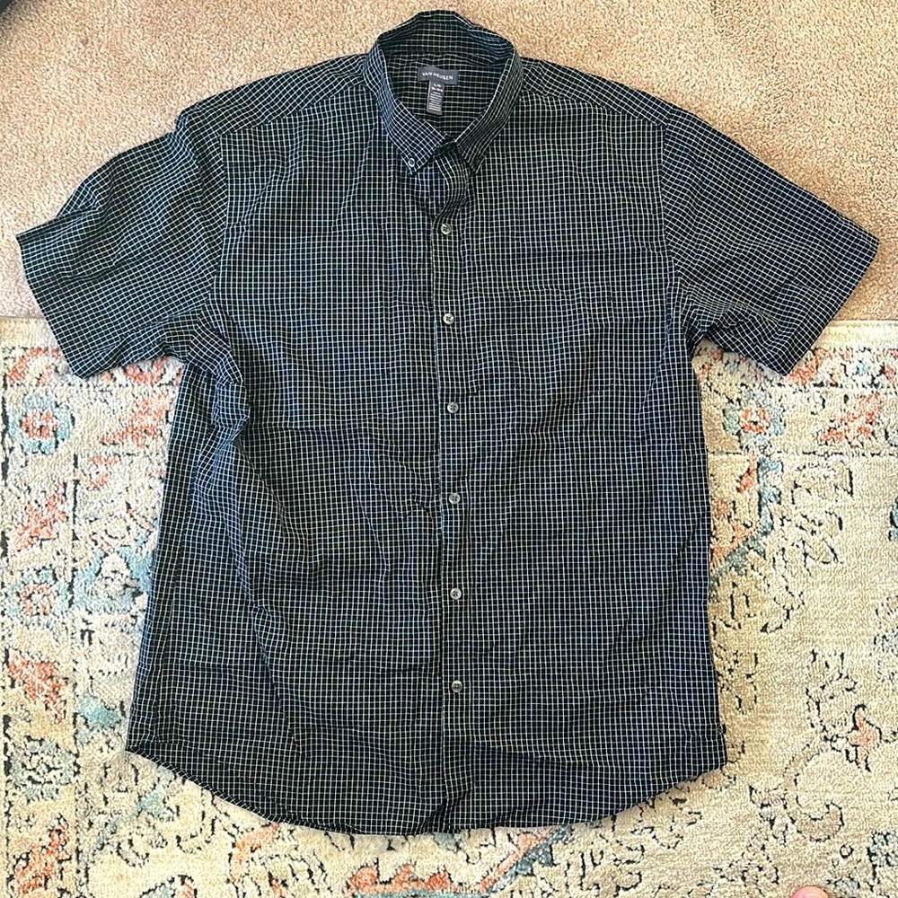 Black and white square like pattern Van Heusen button down short sleeve
